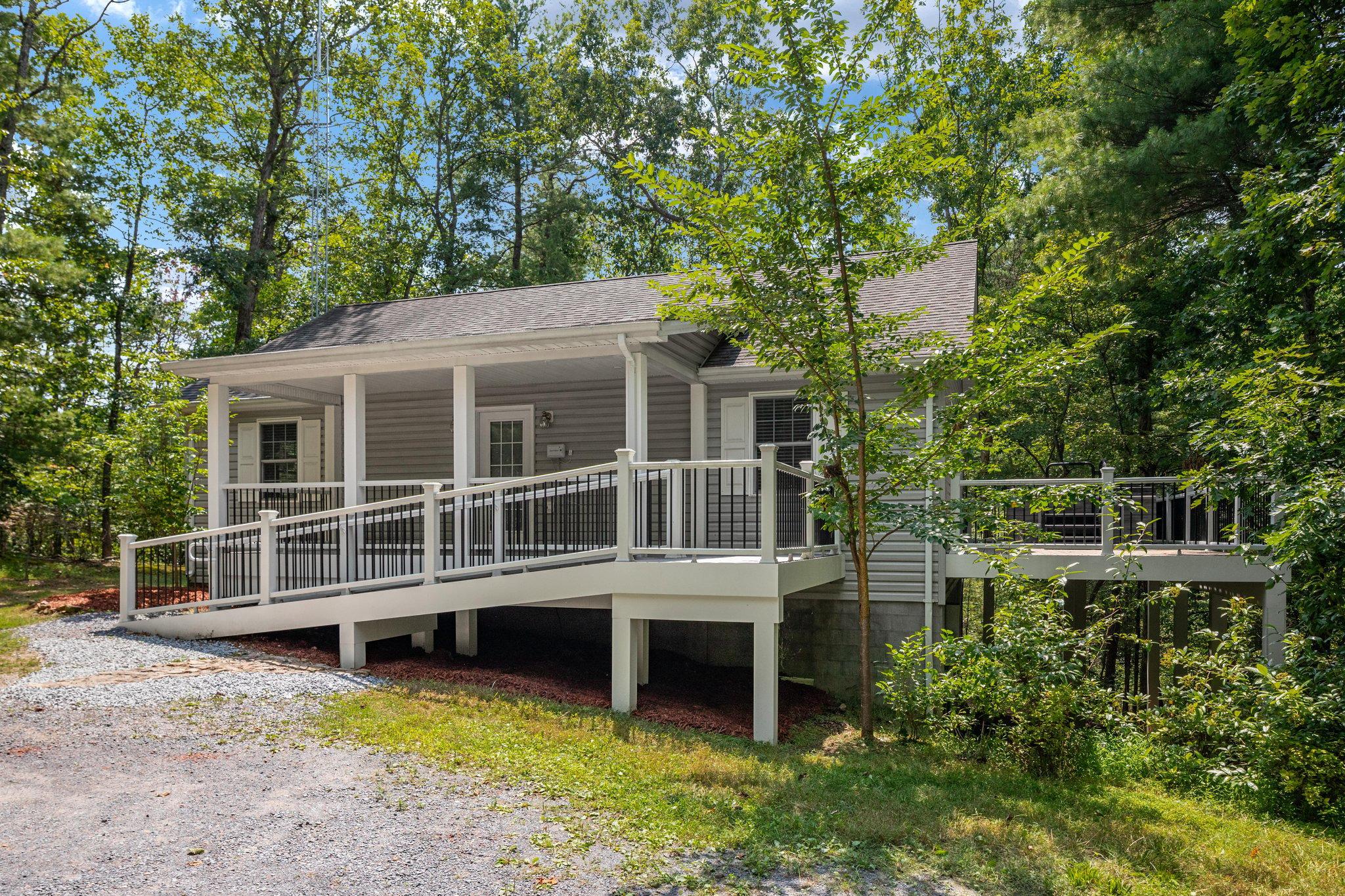 566 IRONWOOD RD Property Photo 1