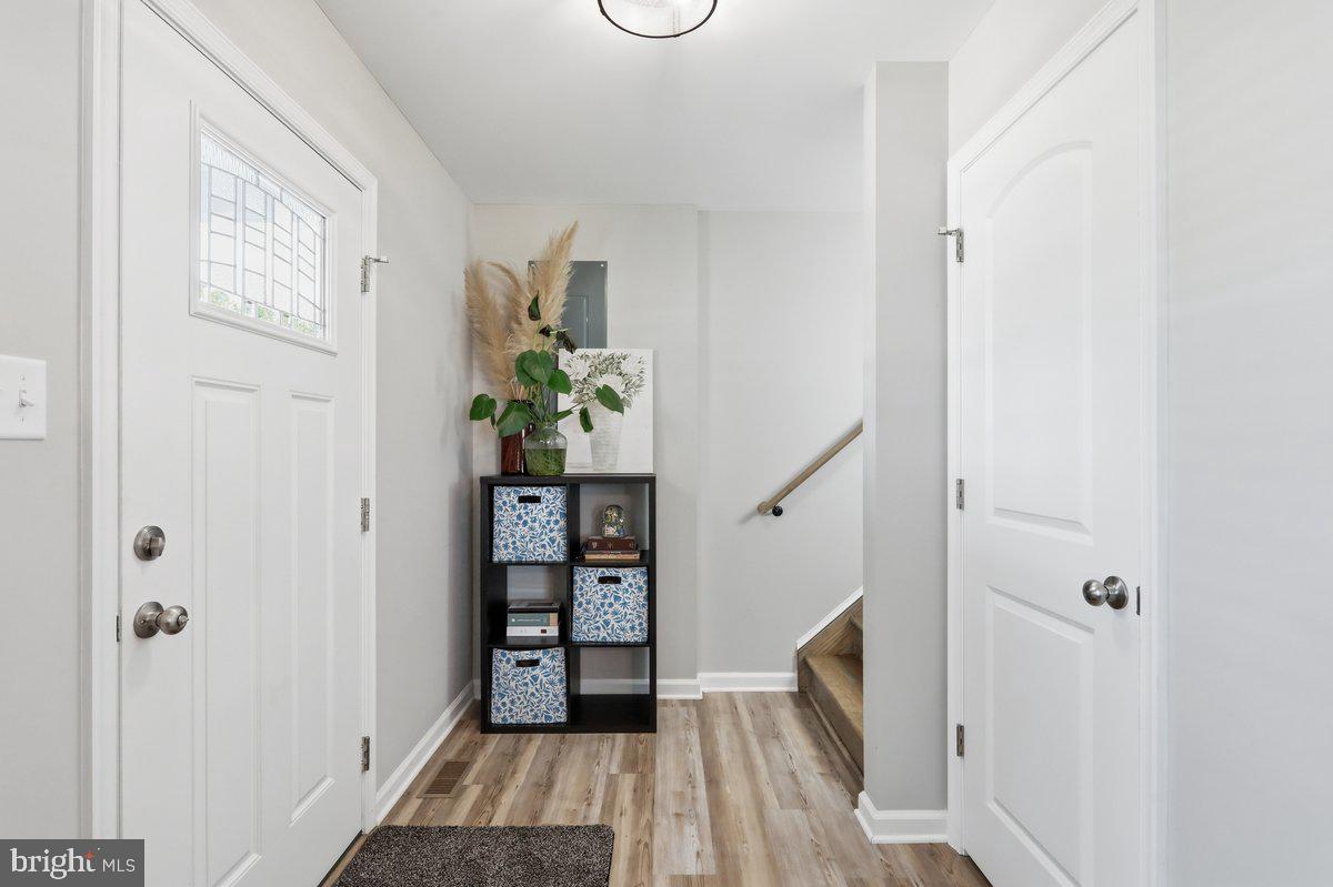284 Loudoun Property Photo 5