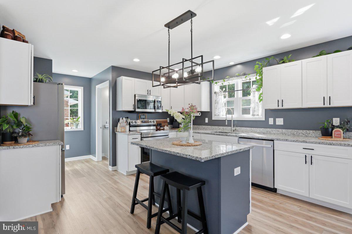 284 Loudoun Property Photo 11