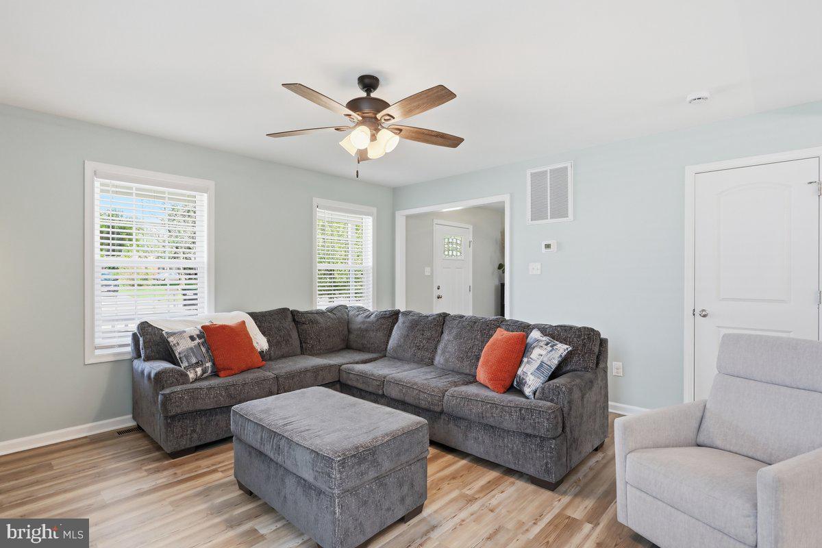284 Loudoun Property Photo 18