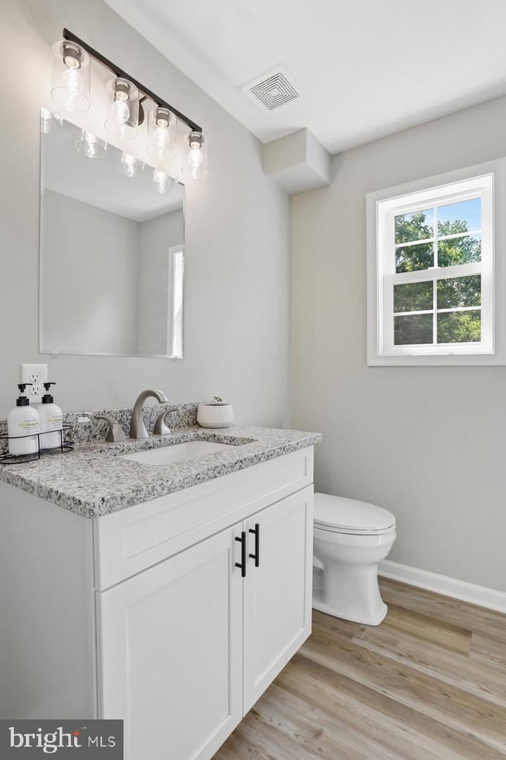 284 Loudoun Property Photo 19