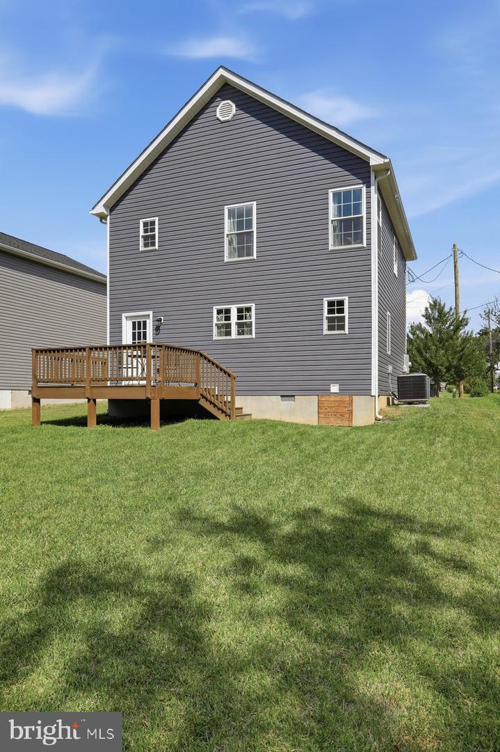 284 Loudoun Property Photo 36