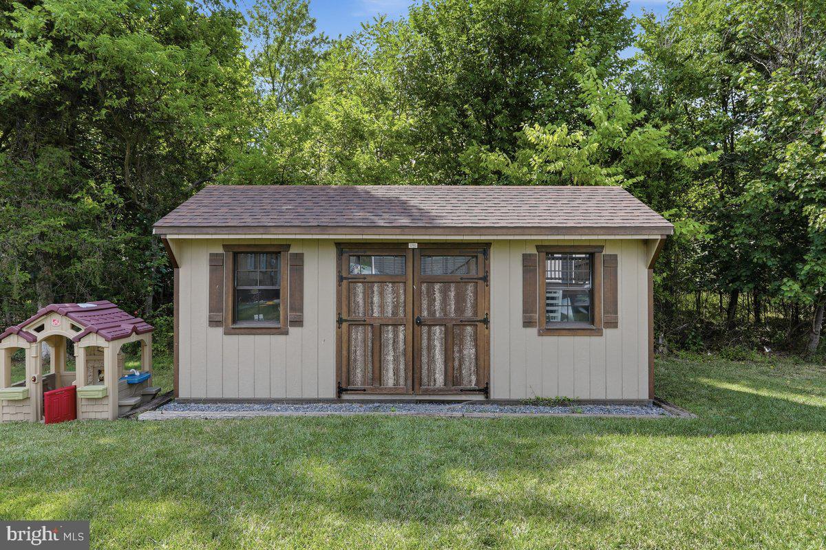284 Loudoun Property Photo 39