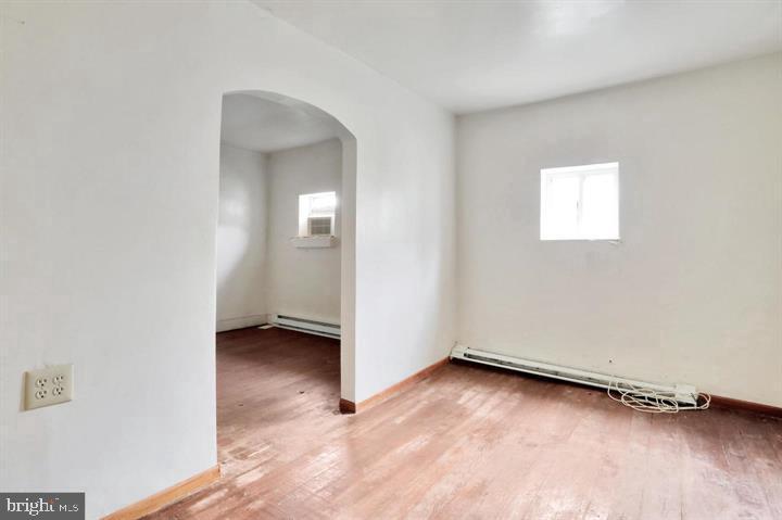 318 E King St Property Photo 11