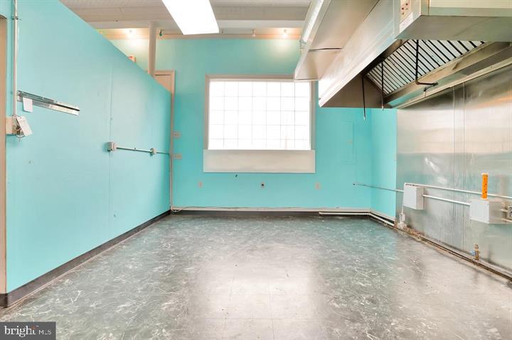 318 E King St Property Photo 25