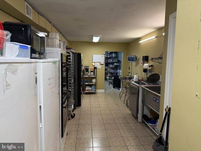 150 King St E Property Photo 9