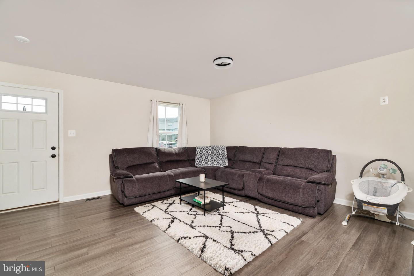 112 Spring Pl Property Photo 6