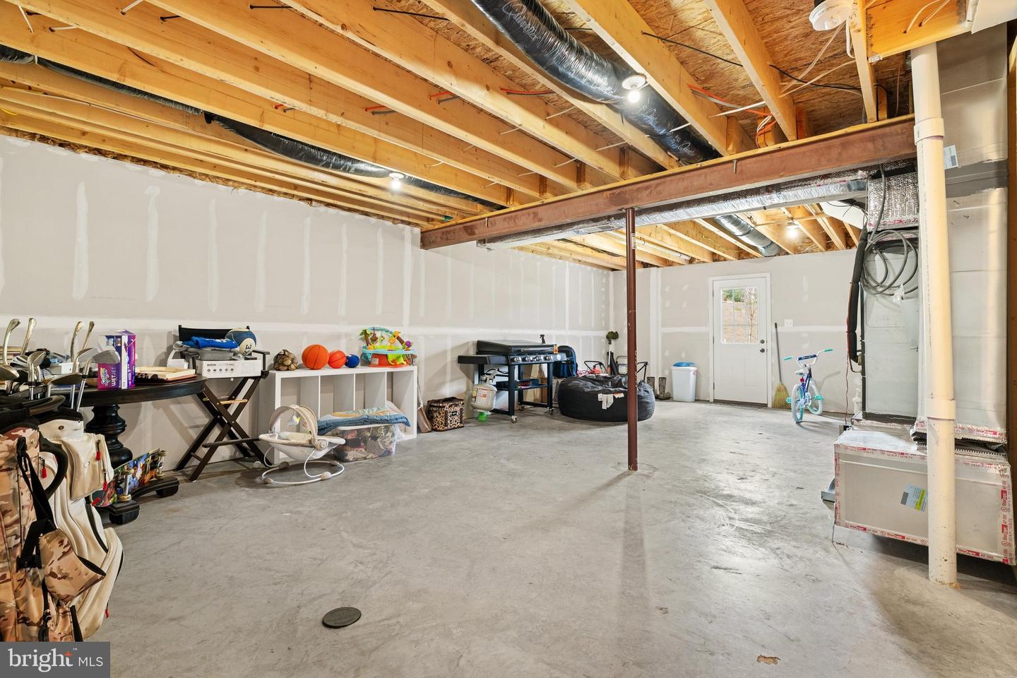 112 Spring Pl Property Photo 18