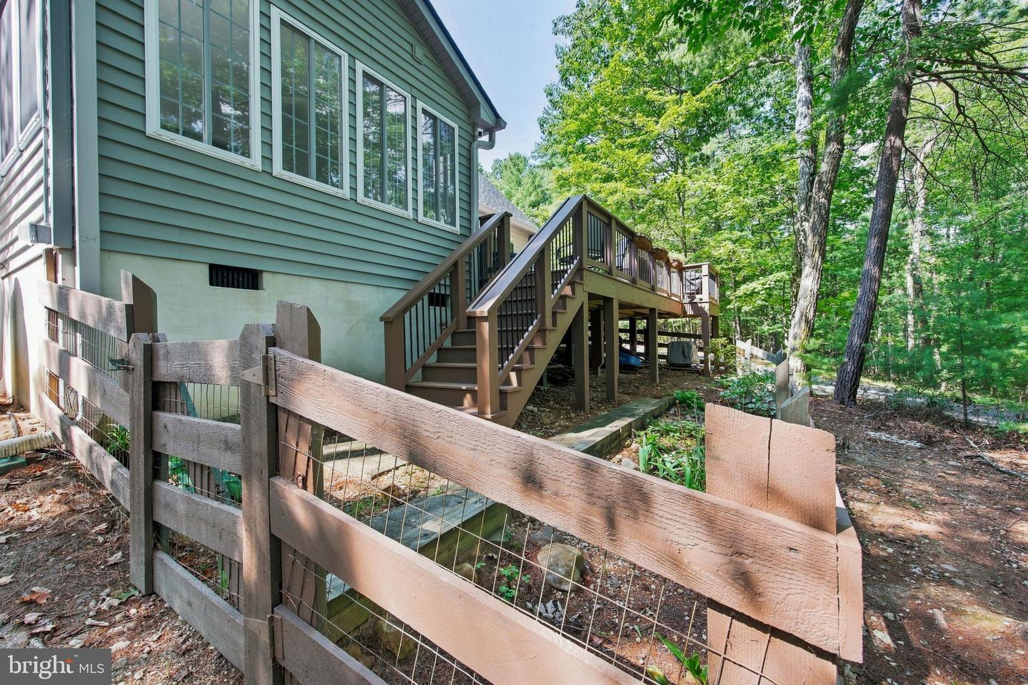 122 Forrest St Property Photo 39