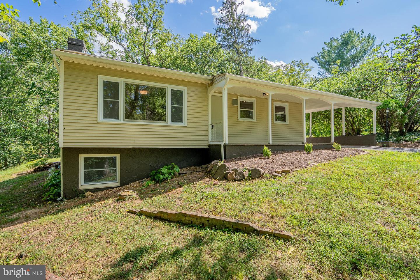 546 Lupton Rd Property Photo 3