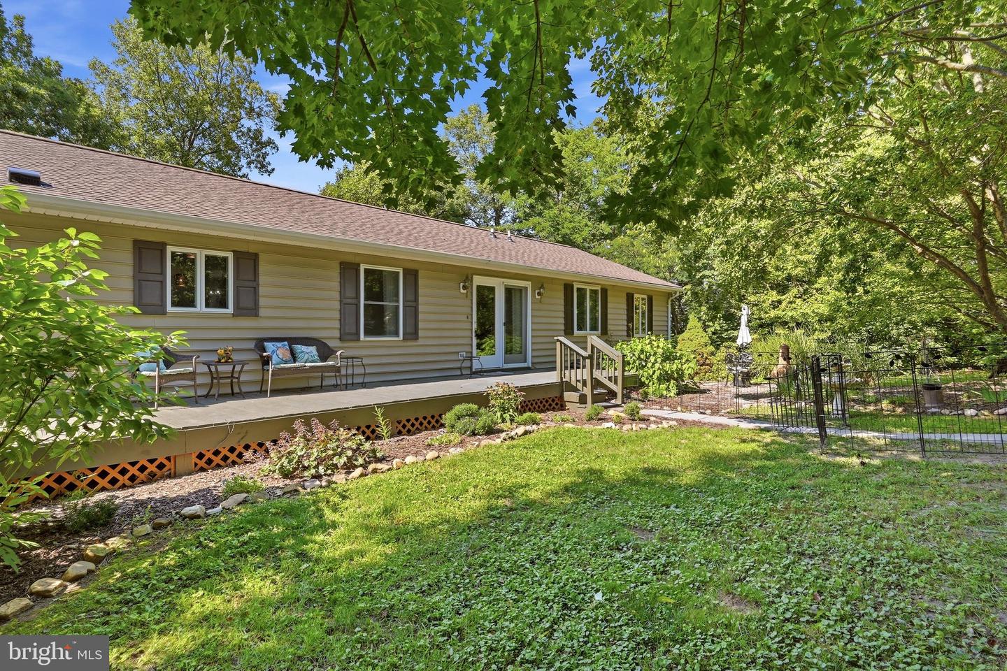 2891 Saumsville Rd Property Photo 1
