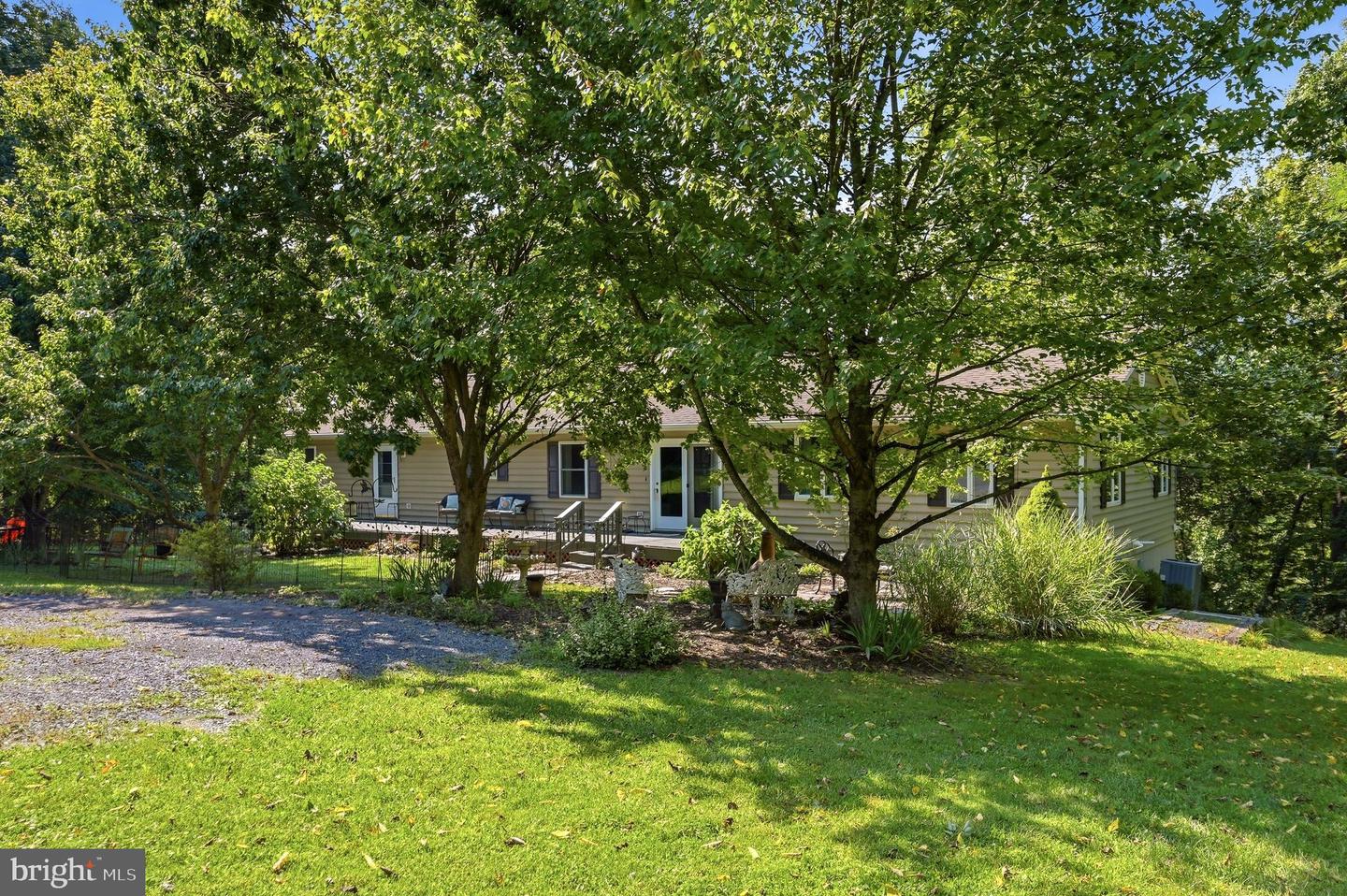 2891 Saumsville Rd Property Photo 4