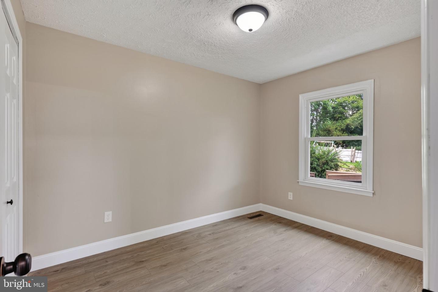 358 W Spring St Property Photo 14