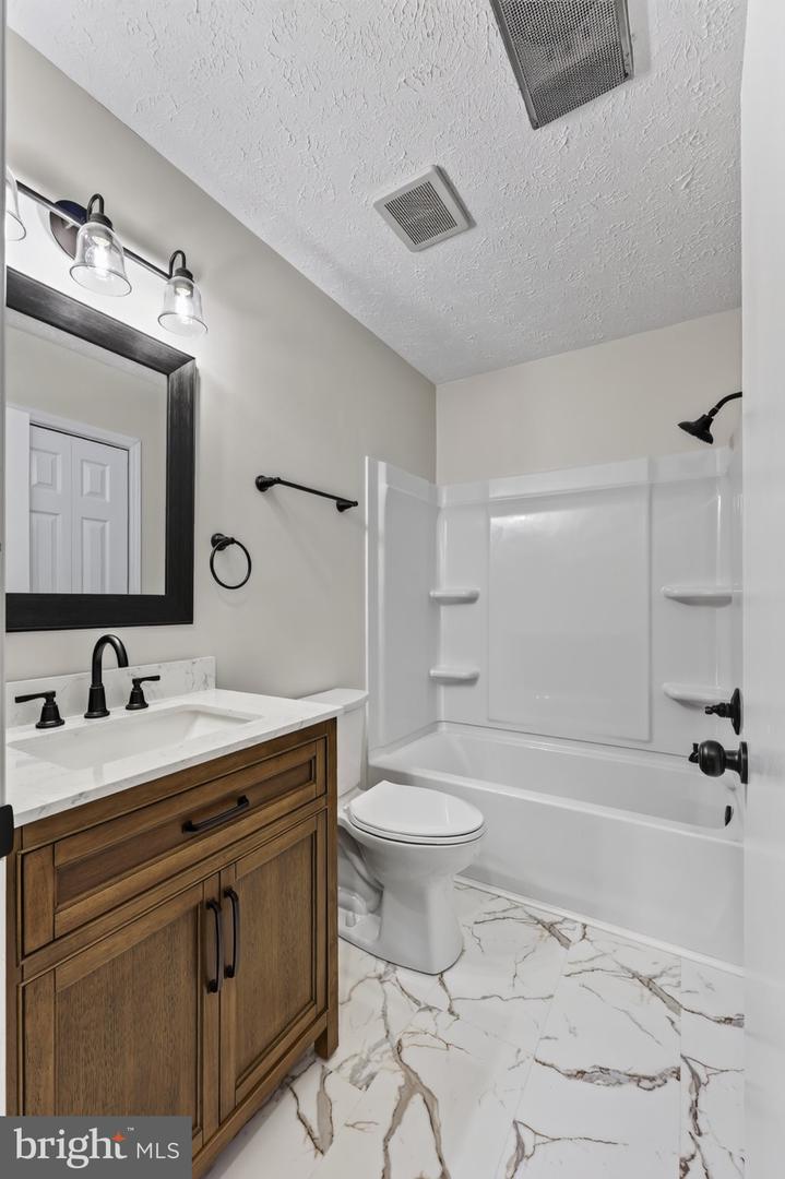 358 W Spring St Property Photo 15