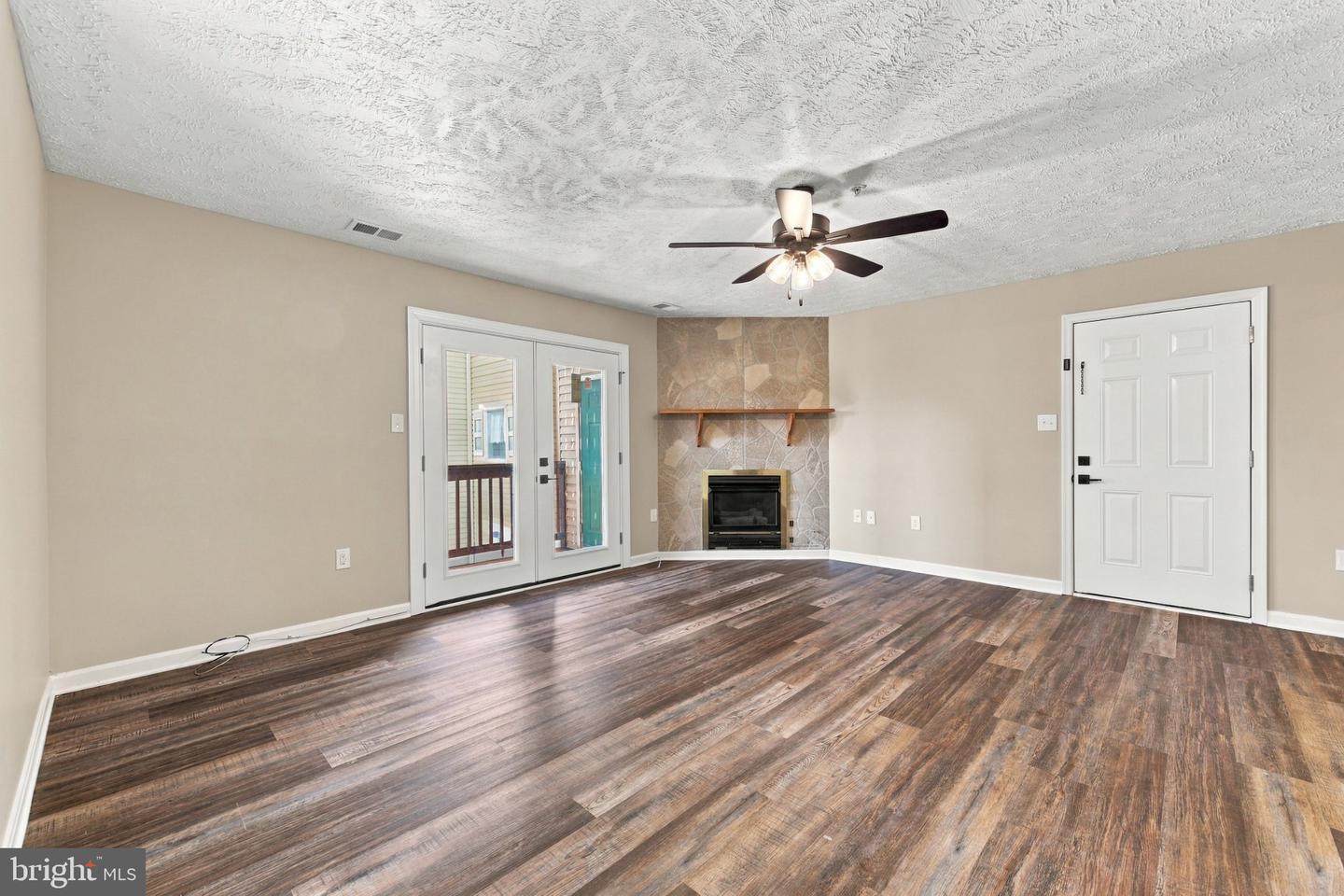 1290 Ox Rd #e-6 Property Photo 2