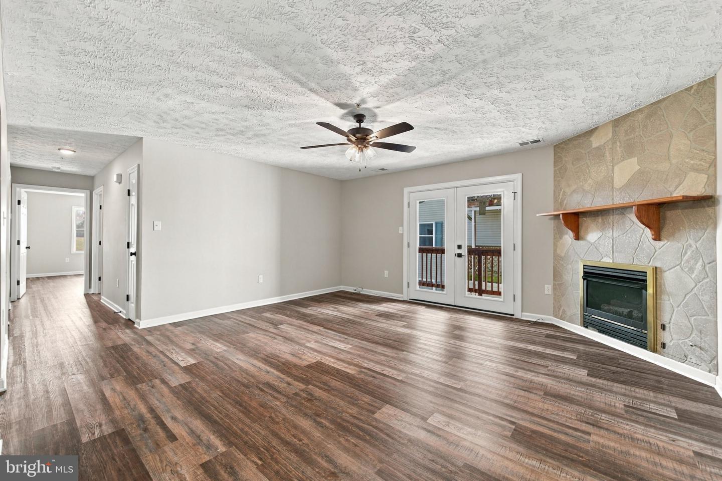 1290 Ox Rd #e-6 Property Photo 4