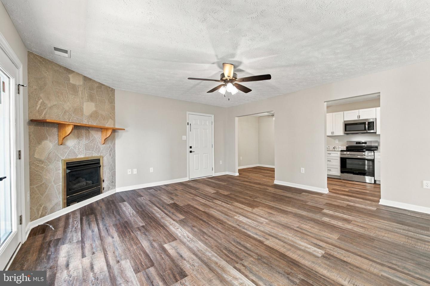 1290 Ox Rd #e-6 Property Photo 5