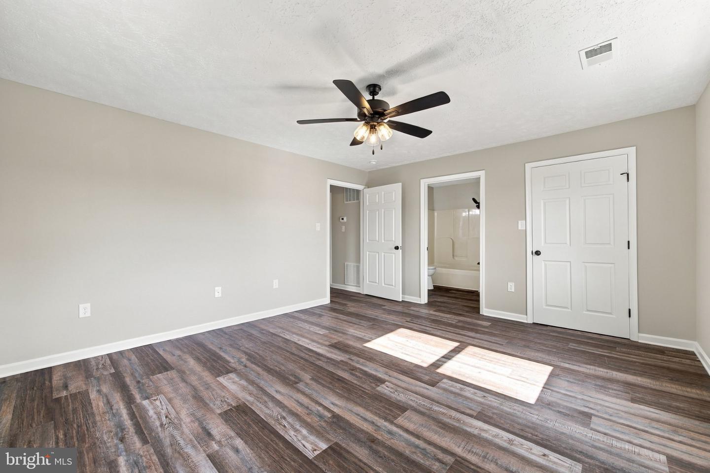 1290 Ox Rd #e-6 Property Photo 13