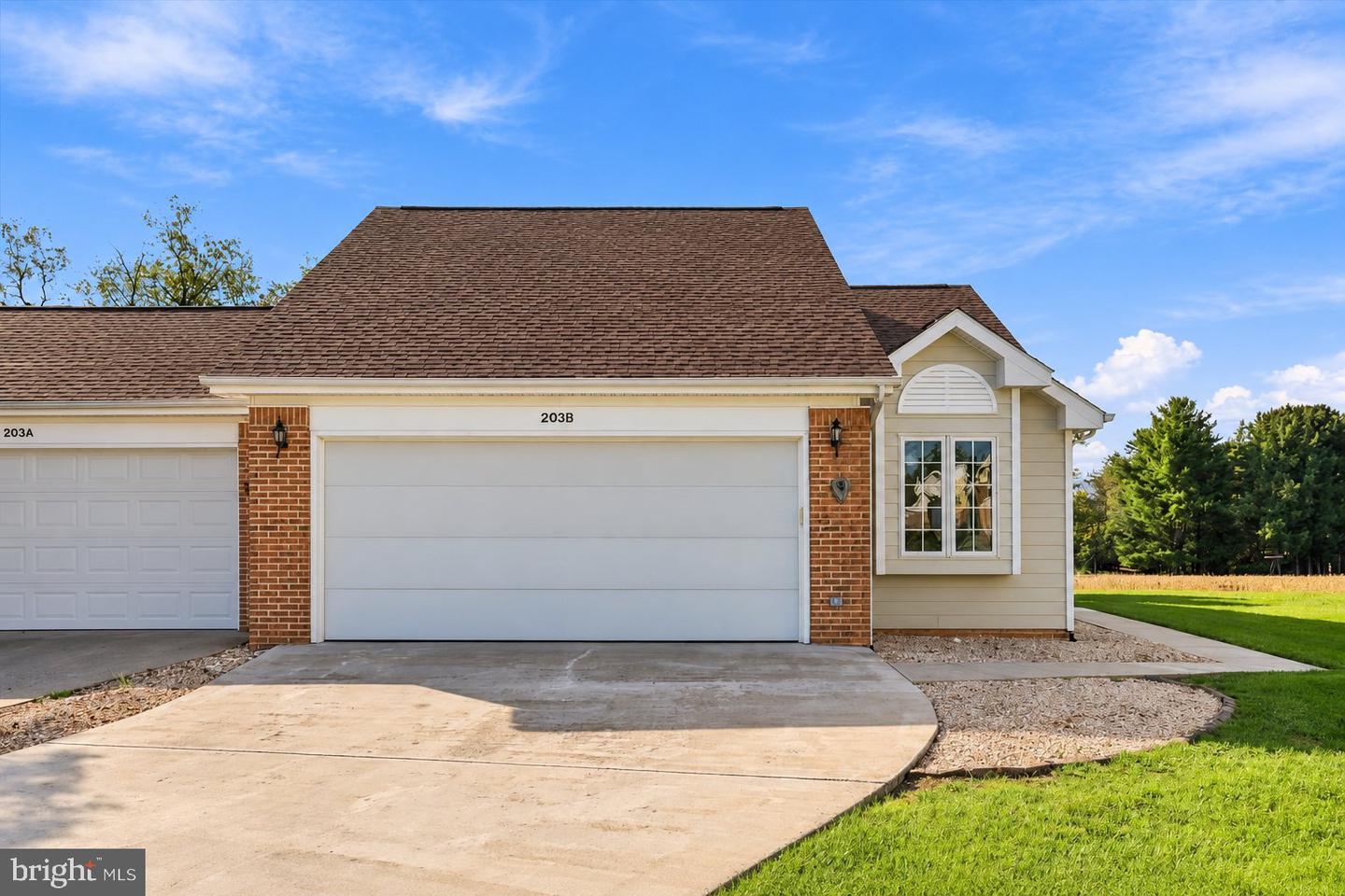 203 Southridge Ct #b Property Photo 2