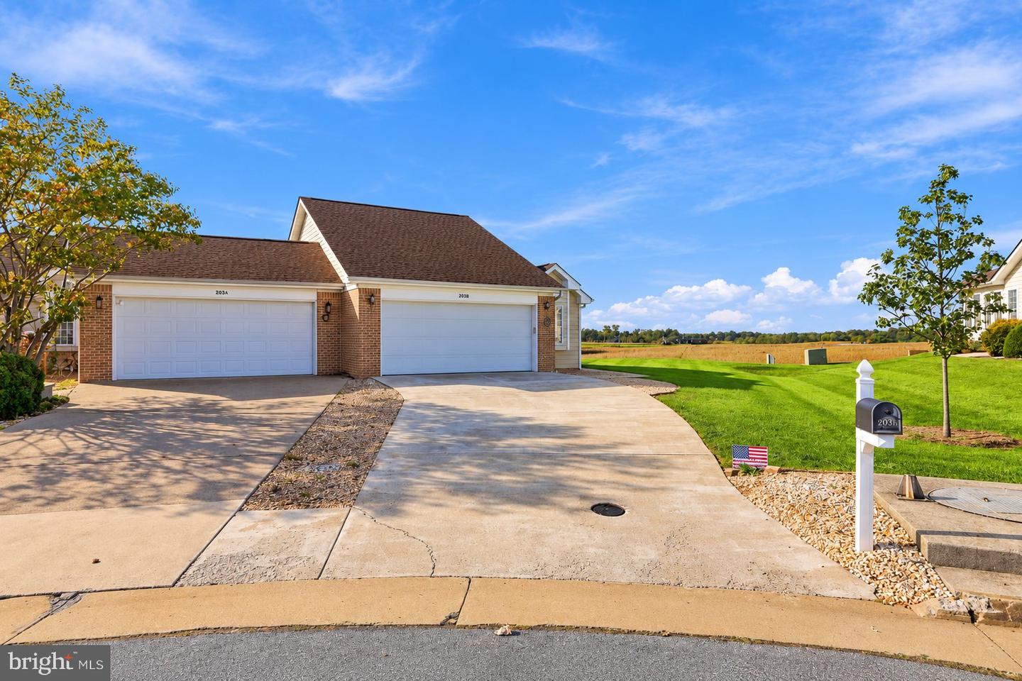 203 Southridge Ct #b Property Photo 3
