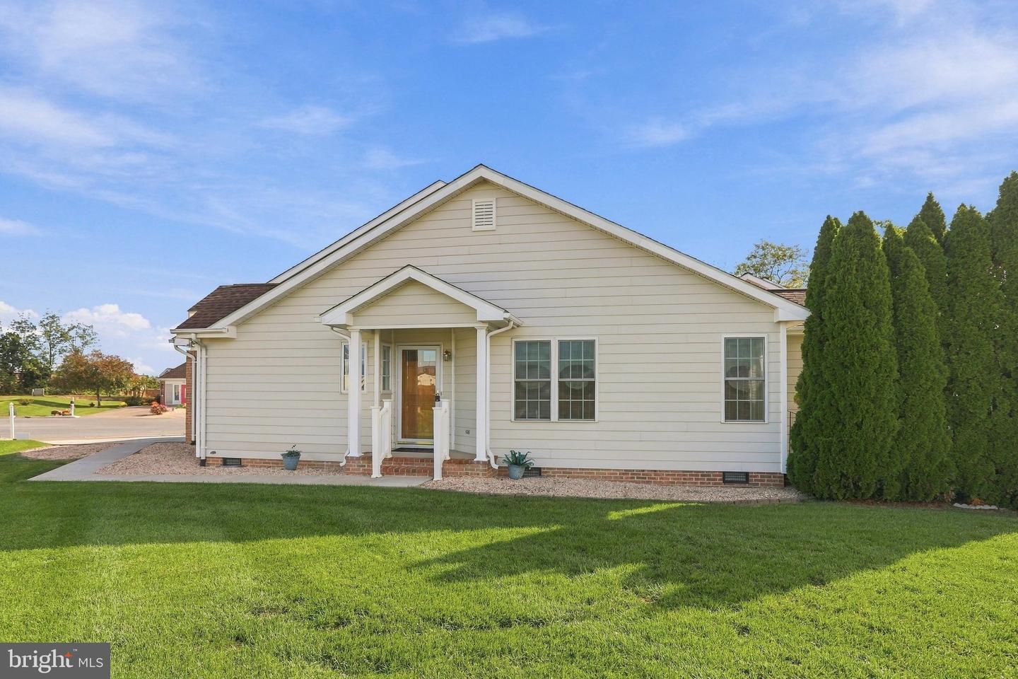 203 Southridge Ct #b Property Photo 4
