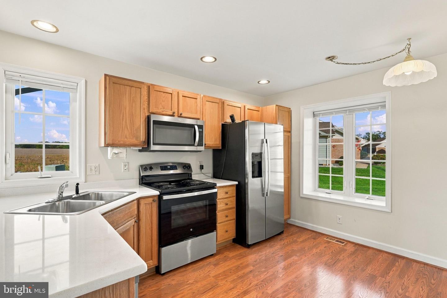 203 Southridge Ct #b Property Photo 6