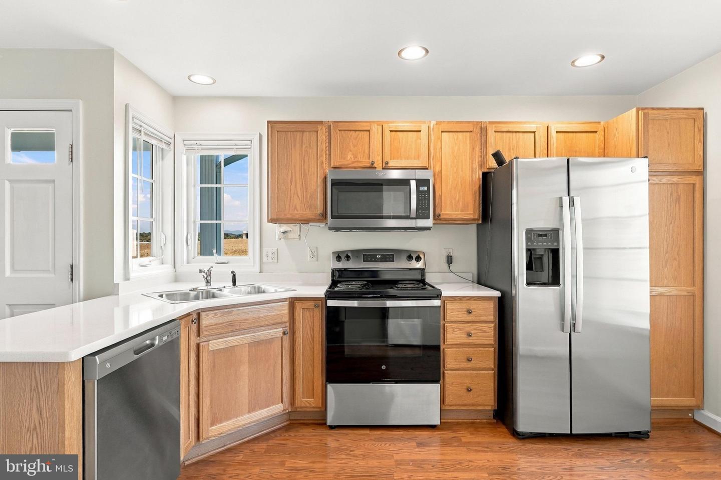 203 Southridge Ct #b Property Photo 7