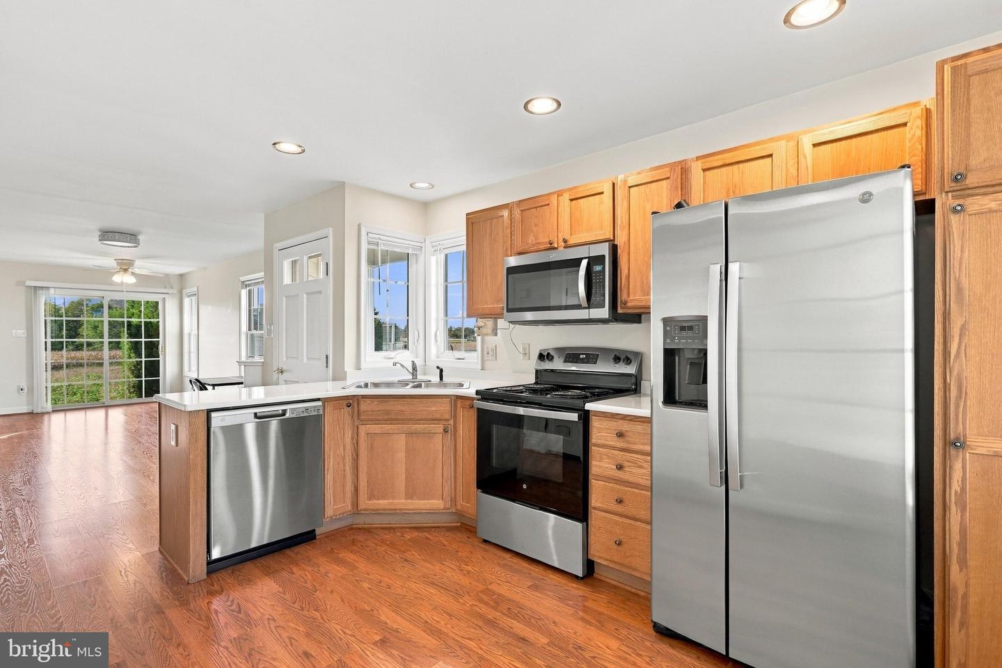 203 Southridge Ct #b Property Photo 8