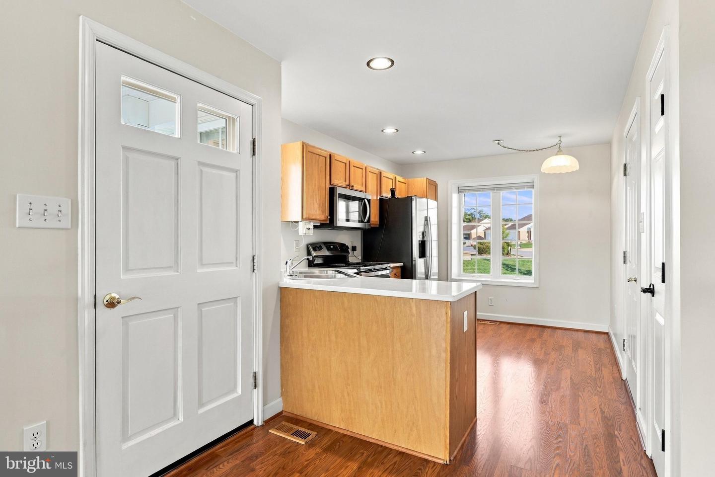 203 Southridge Ct #b Property Photo 10