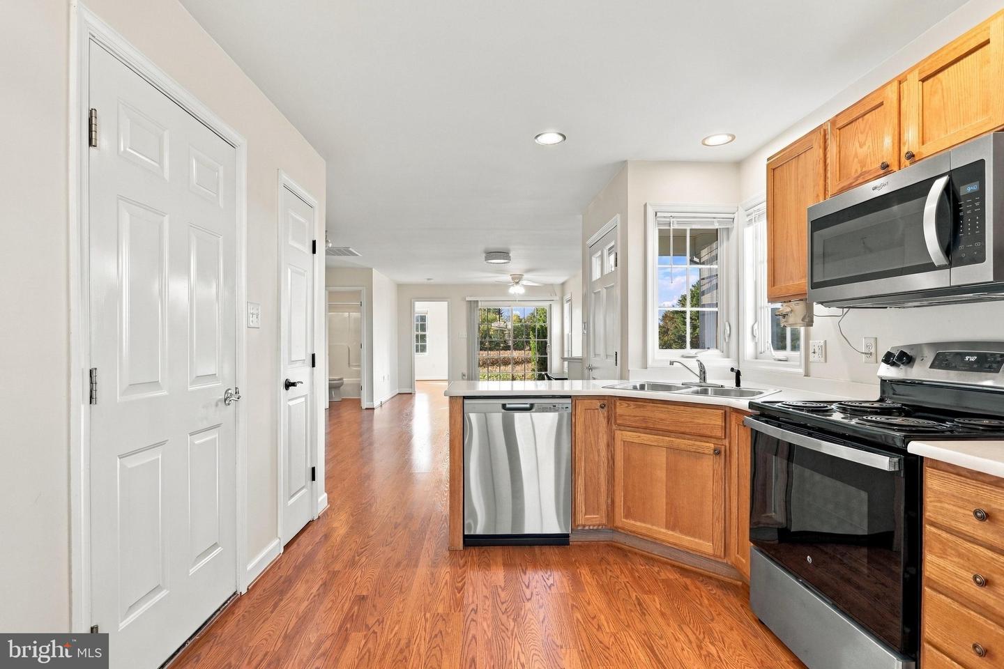 203 Southridge Ct #b Property Photo 11