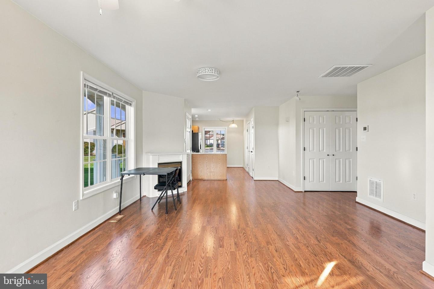 203 Southridge Ct #b Property Photo 15