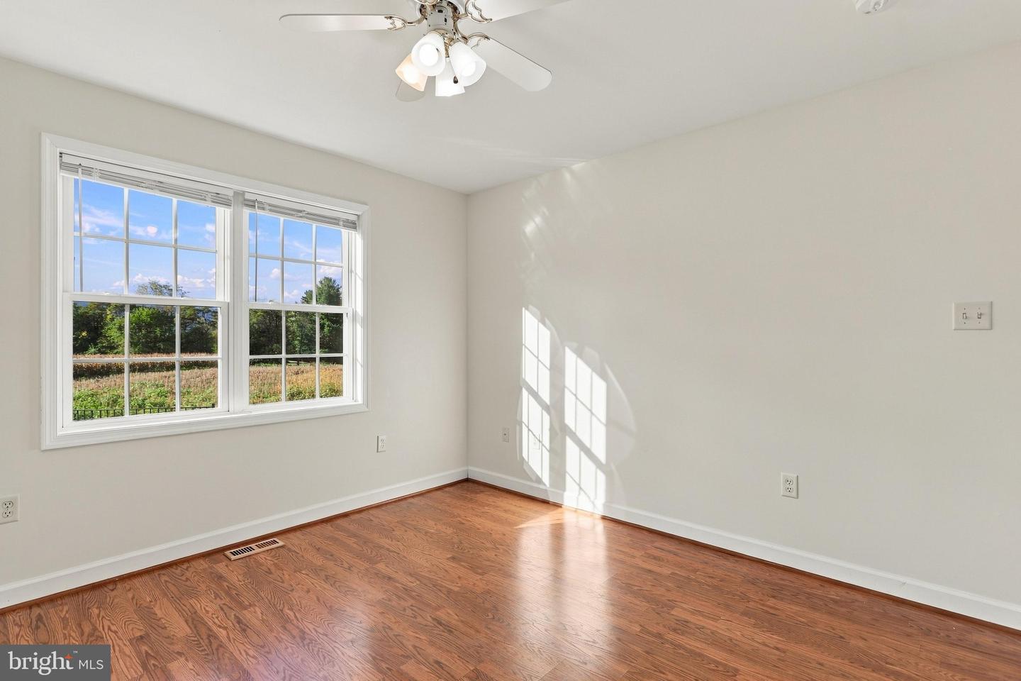 203 Southridge Ct #b Property Photo 26