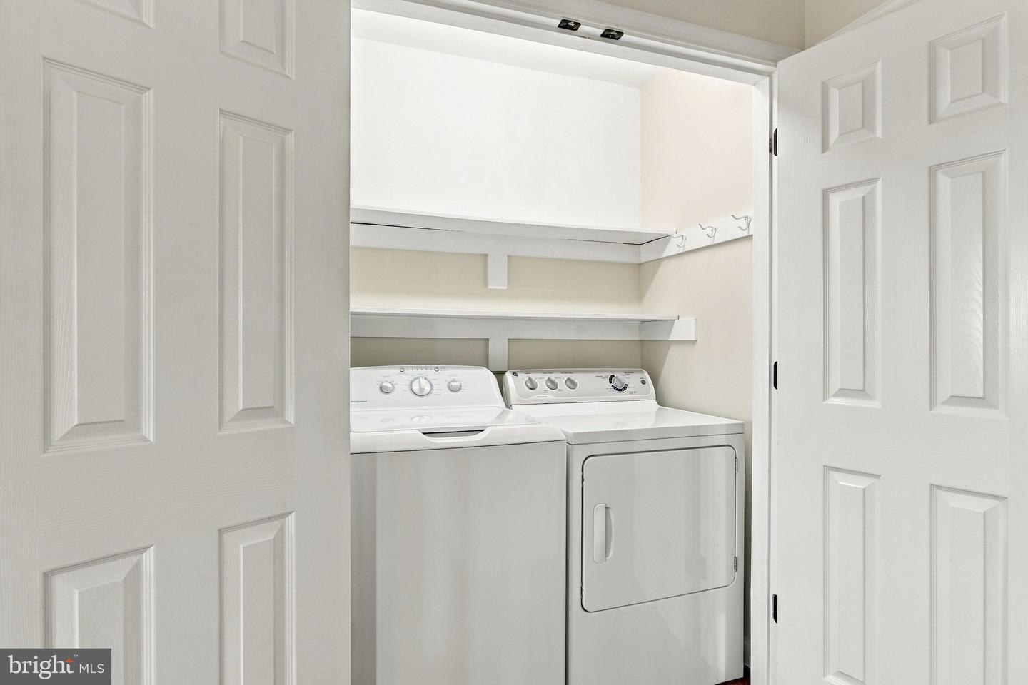 203 Southridge Ct #b Property Photo 28