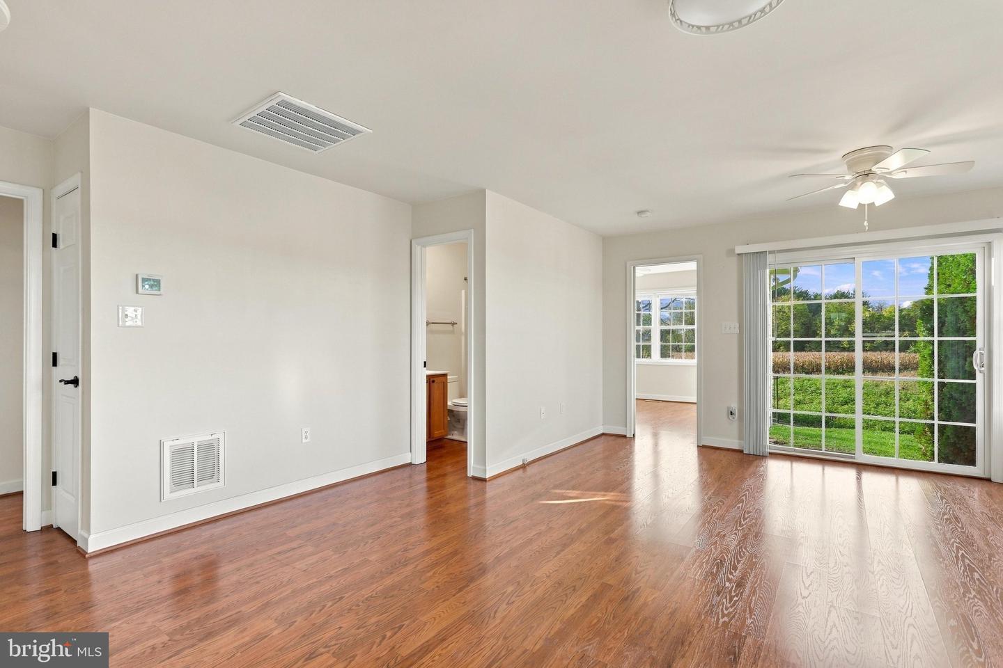 203 Southridge Ct #b Property Photo 29