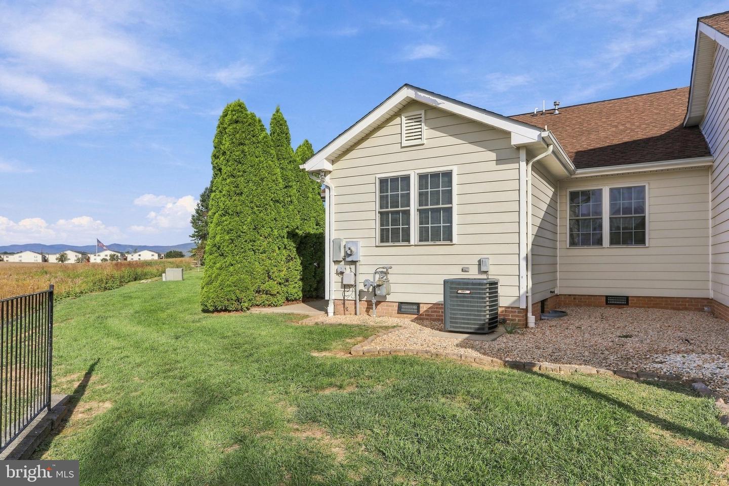 203 Southridge Ct #b Property Photo 32