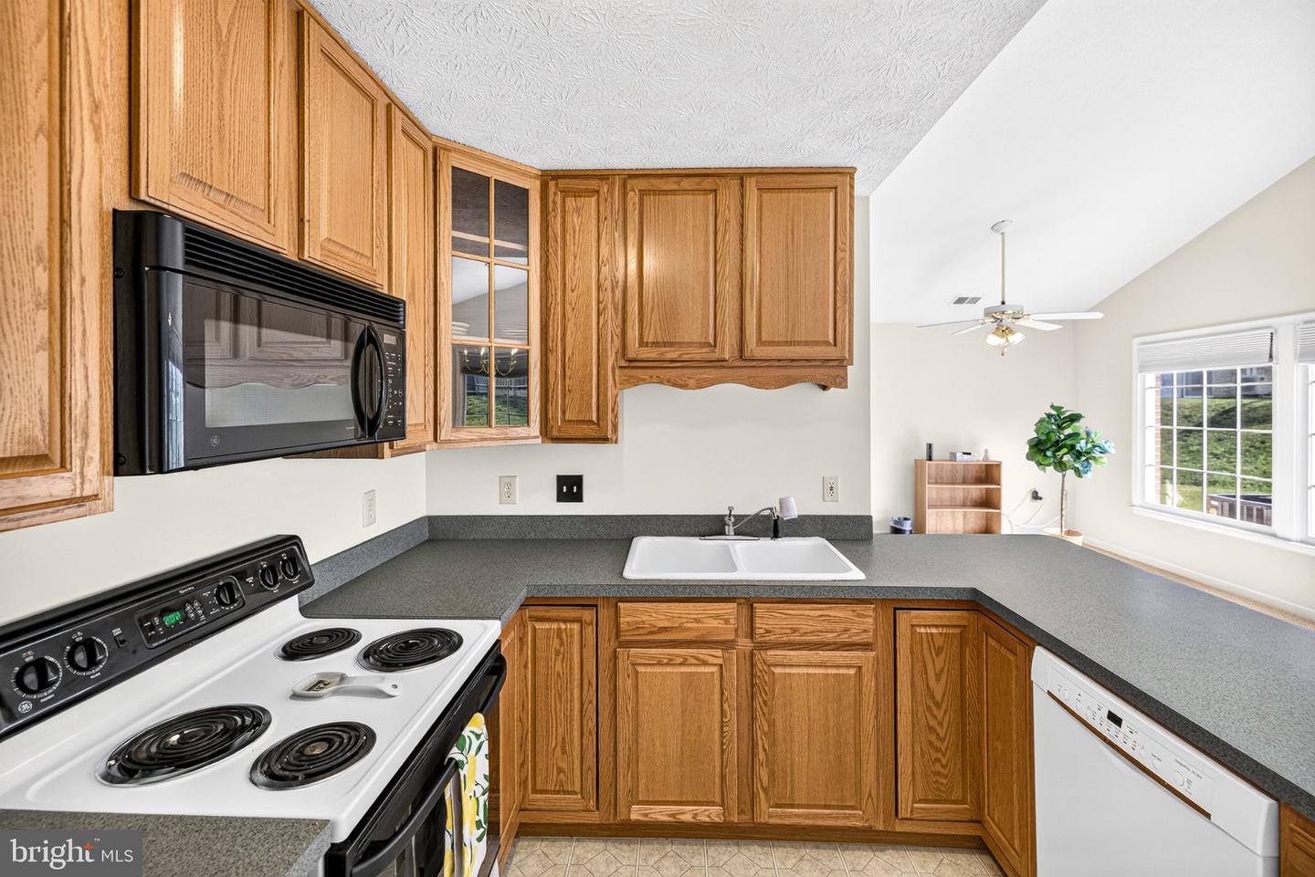 108 Tyler Cir #f-2 Property Photo 6