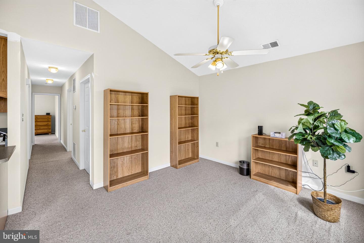108 Tyler Cir #f-2 Property Photo 12
