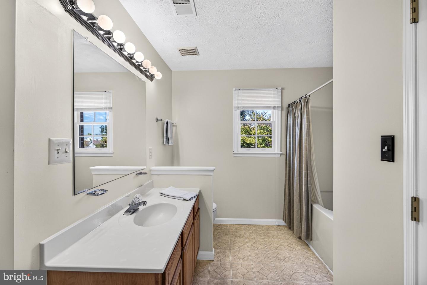 108 Tyler Cir #f-2 Property Photo 27