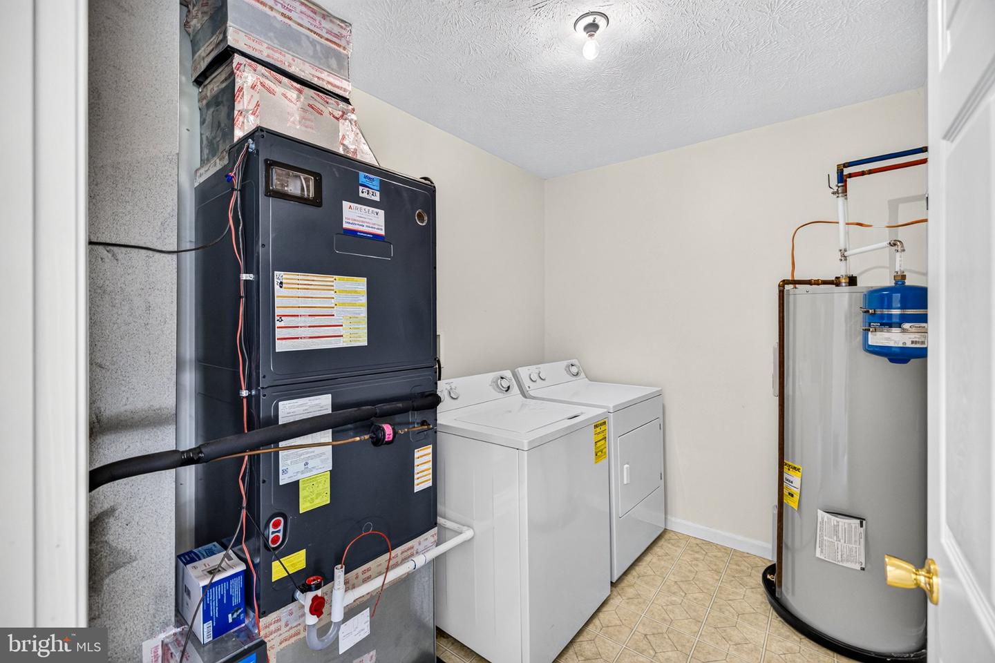 108 Tyler Cir #f-2 Property Photo 35