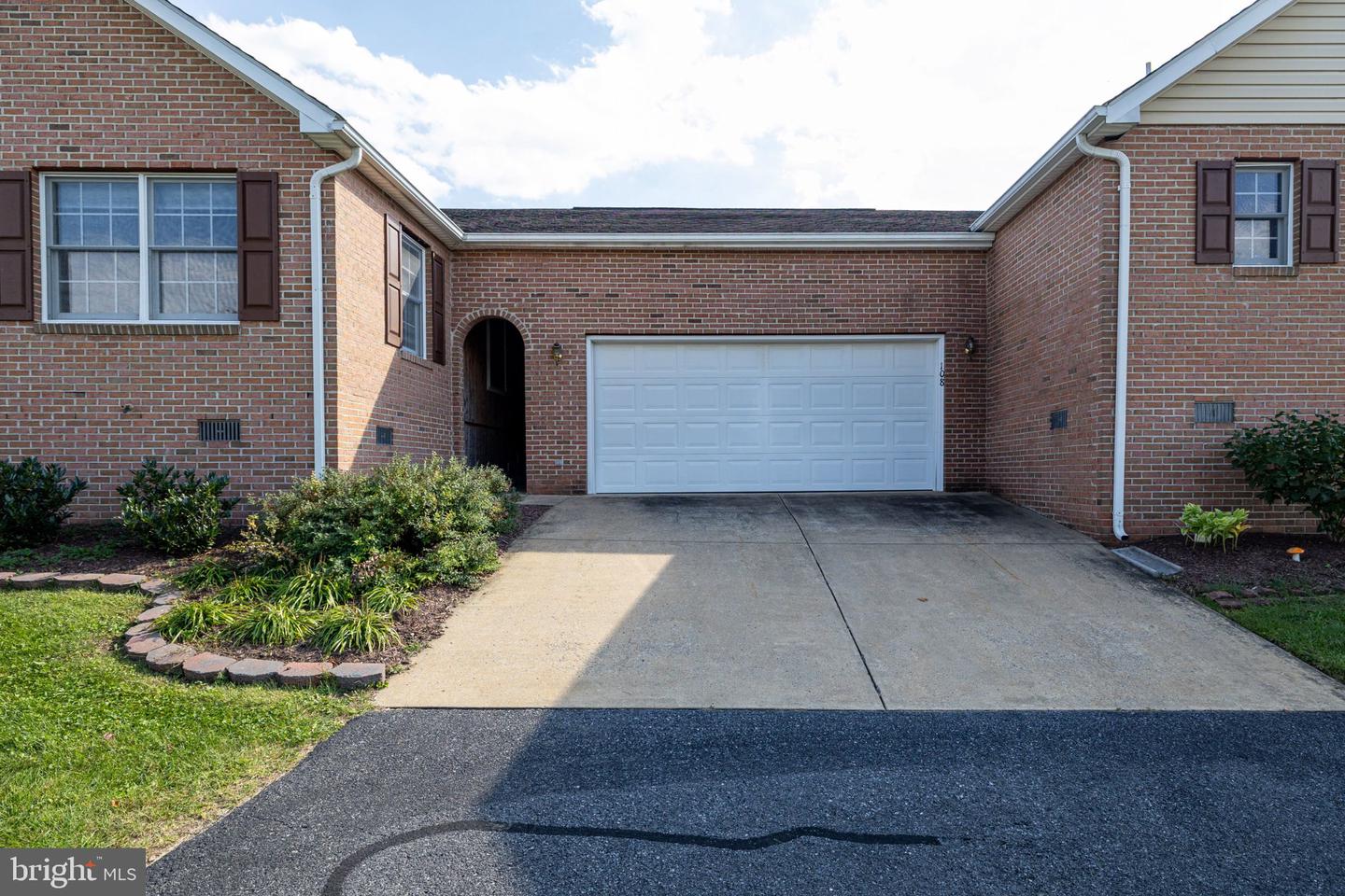 108 Tyler Cir #f-2 Property Photo 42