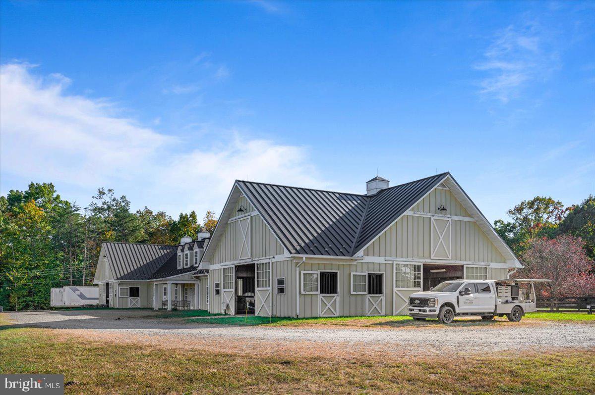 10413 Elys Ford Rd Property Photo 2