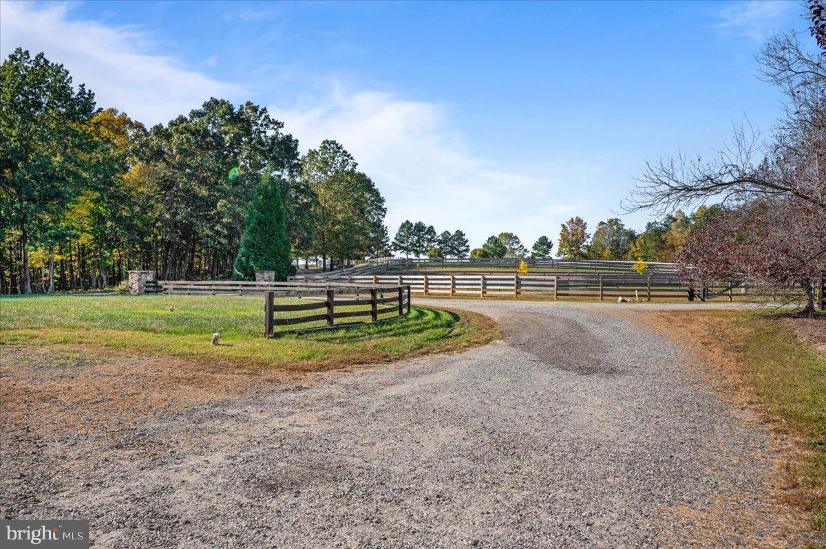 10413 Elys Ford Rd Property Photo 26