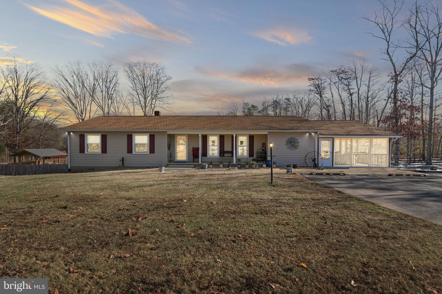 10205 Elys Ford Rd Property Photo 1