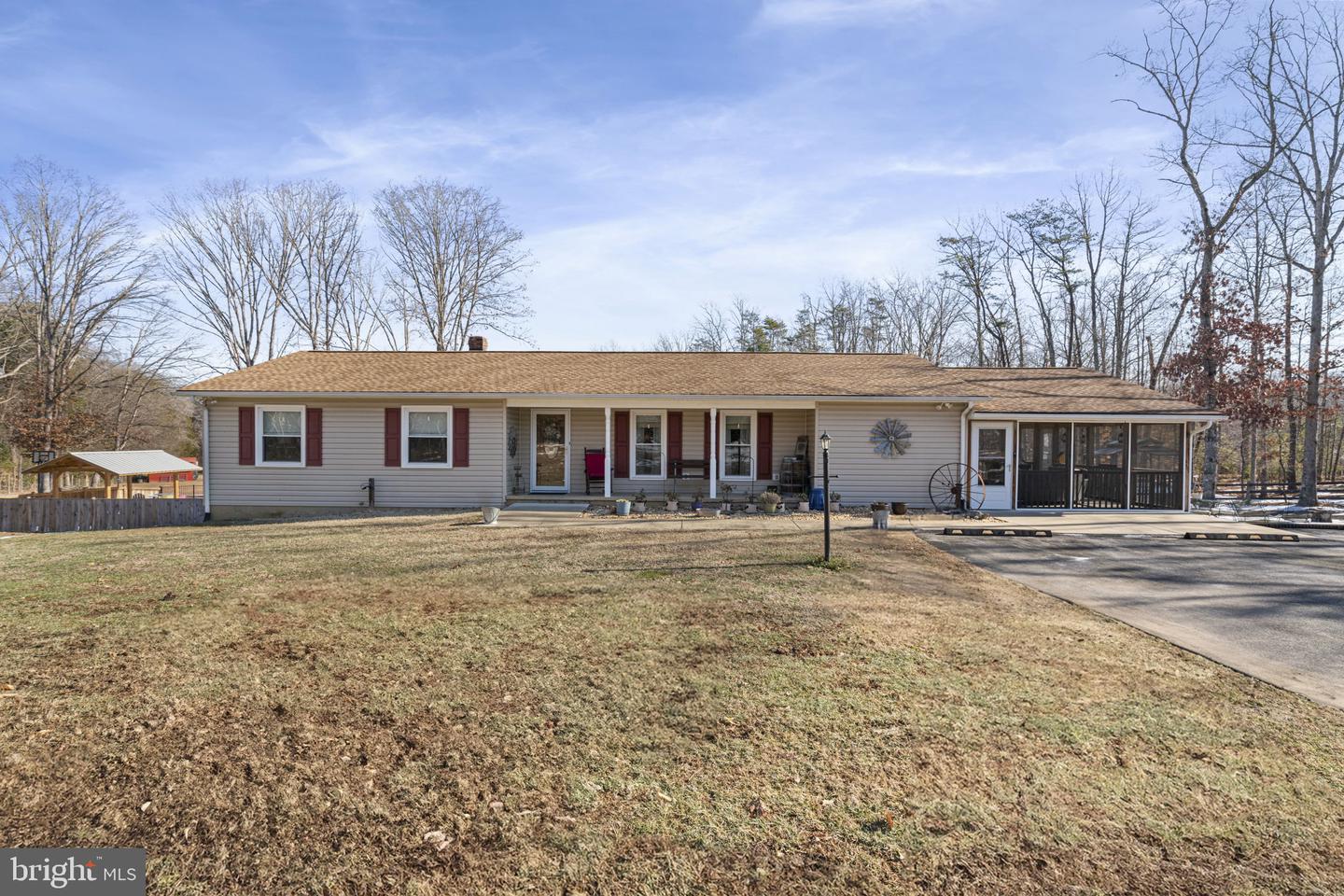 10205 Elys Ford Rd Property Photo 2