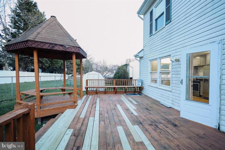10 Saint Patrick St Property Photo 12