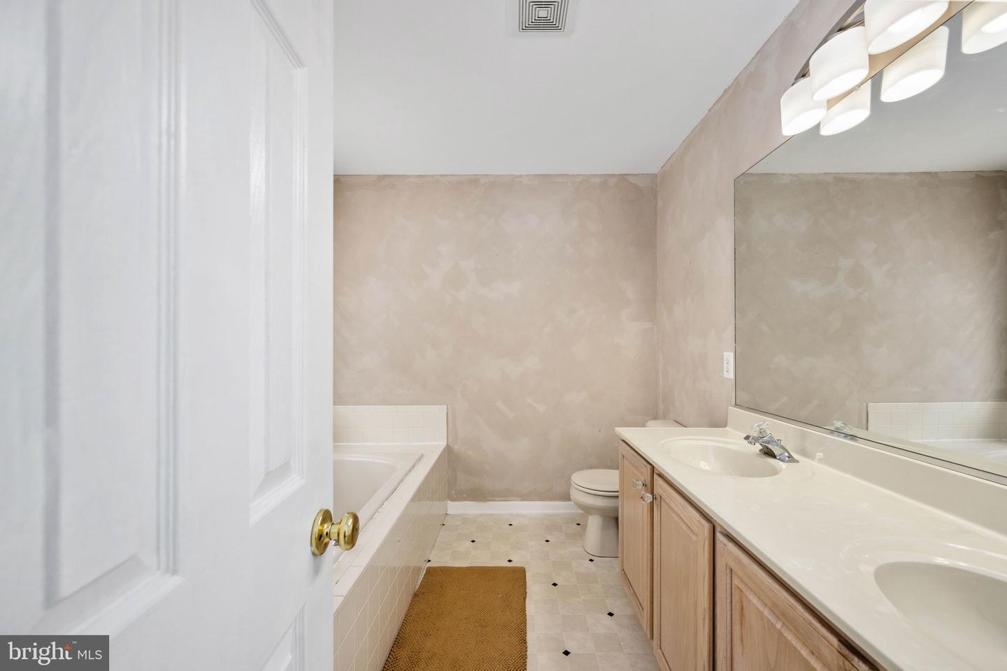10501 Crestfield Ln Property Photo 38
