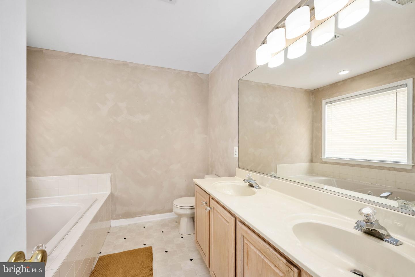 10501 Crestfield Ln Property Photo 39