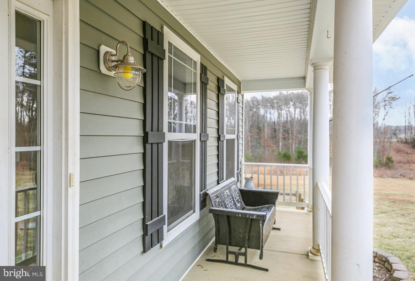 7716 Pilgrim Ln Property Photo 5