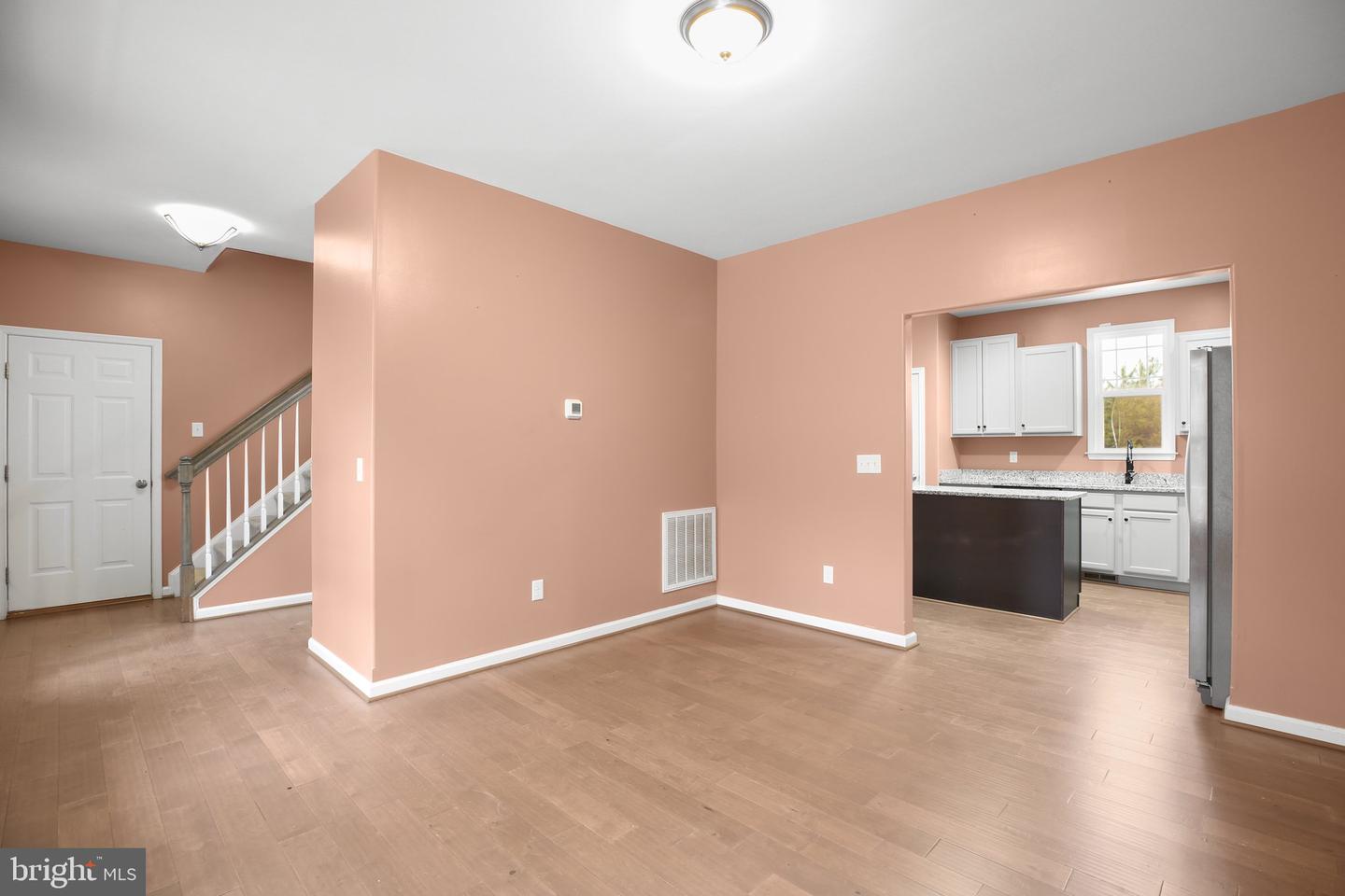 7716 Pilgrim Ln Property Photo 9
