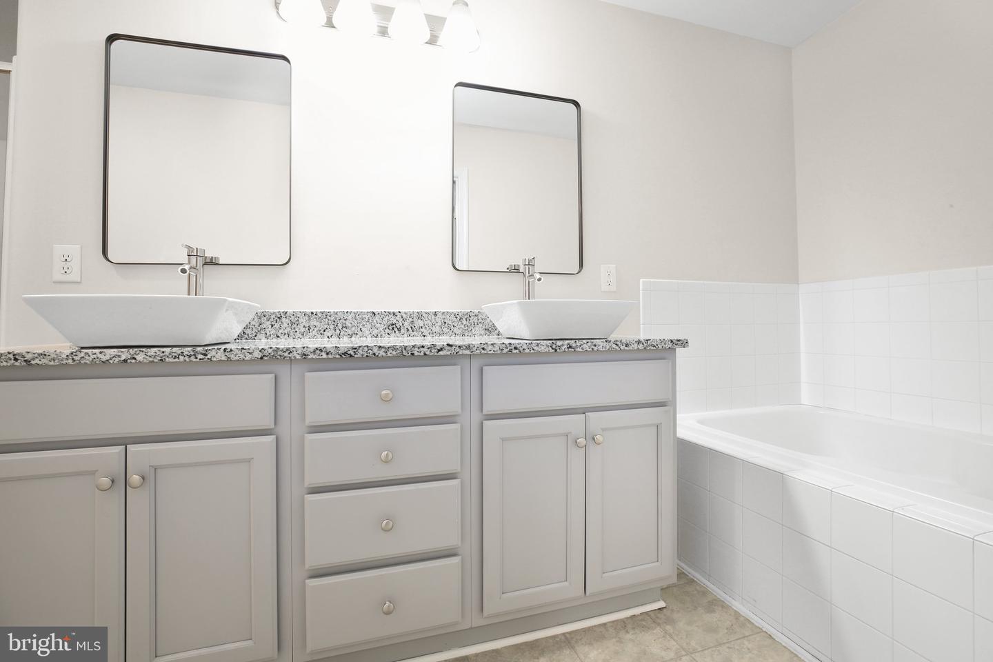 7716 Pilgrim Ln Property Photo 28